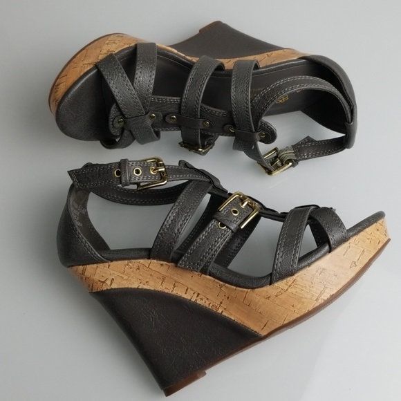 Sbicca Karen Grey Leather Wedge - Picture 5 of 7